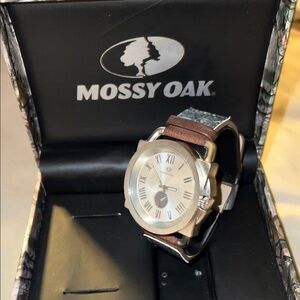 Mossy Oak Silver and Brown Watch with Leather Strap